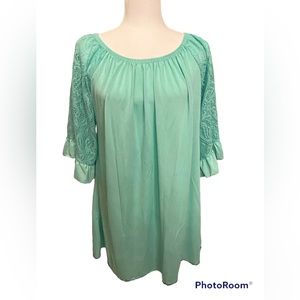 WIN WIN brand tunic. Size L - XL. NWT.